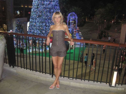 Wild Amateur Girl: Explicit Outdoor Erotica Photoshoot