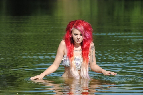 Explicit Punk Babe Exposed: Hot Amateur Rebel Girl in Sexy Photo Shoot