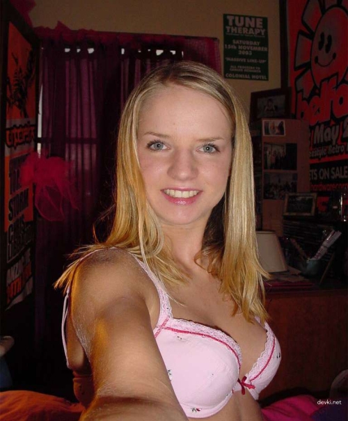 Young Girl's Explicit Close-Up: Amateur Pussy Shot