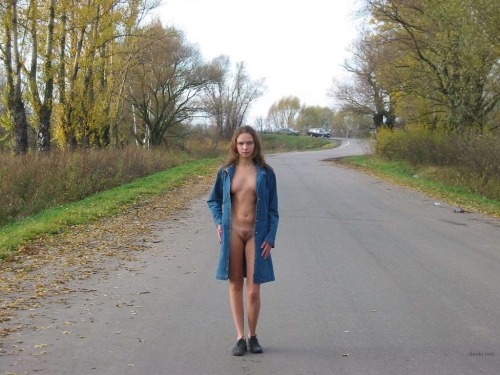 Sizzling Nude Skater: Explicit Amateur Photo Shoot