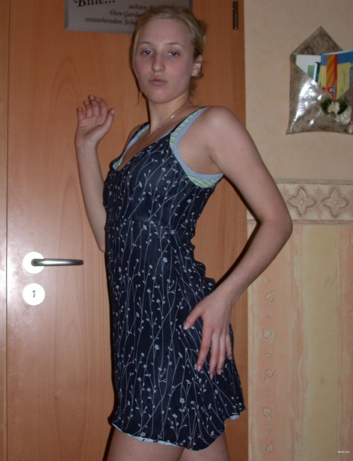 Hot Russian Teen Nude Amateur Photo Shoot - Explicit Posing Naked Girl