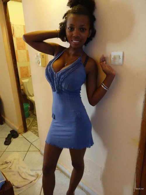 XXX Black Woman Reveals Enormous Boobs in Amateur Pic - Busty Ebony Babe Exposed