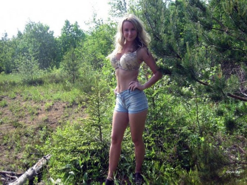 XXX Busty Amateur Model: Explicit Big Tits Photos for Adults Only