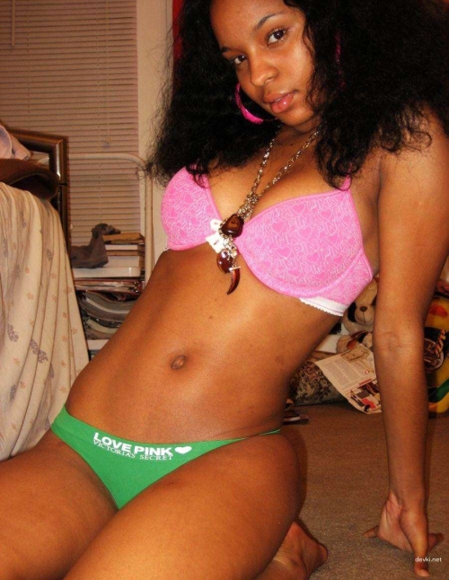 Explicit Ebony Booty Amateur Pic - Big Ass Black Girl in XXX Photo