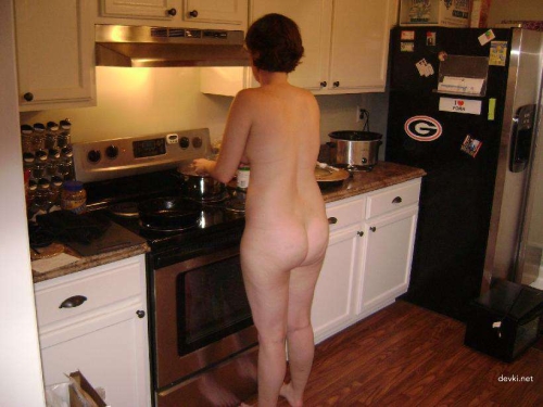 Explicit Spring Nudes: Naked Freckled Amateurs Part 4 - Uncensored Amateur Photos