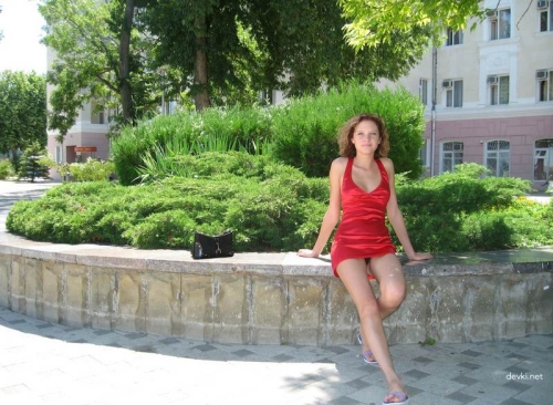Hot Naked Girlfriend Sunbathing - Amateur Nude Babe with Long Legs