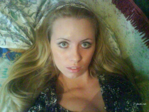 XXX Busty Amateur Babe Exposing Hot Cleavage