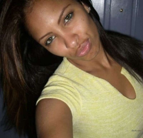 Explicit Homemade Nude Photo: Naked Mulatto Girl Private Amateur Picture