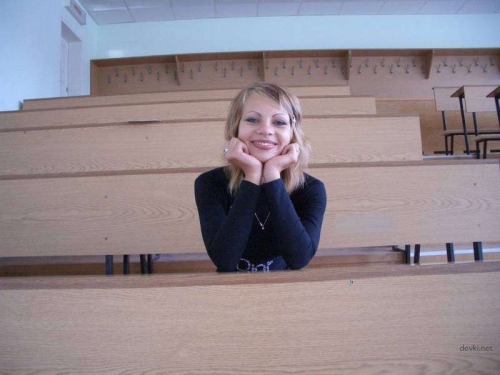 XXX College Babe Exposed: Hot Student Girl's Explicit Amateur Photos!