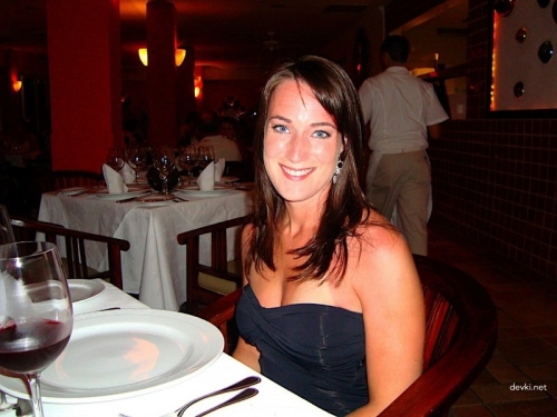 Amateur Vacation Hookup: Hot Chick Picked Up and Fucked Hard in Public