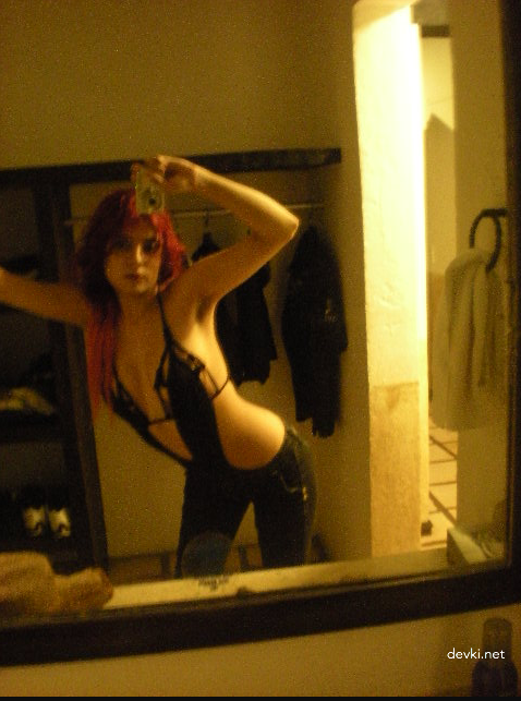 Raw Amateur Pussy Exposed - Uncensored Nude Photo