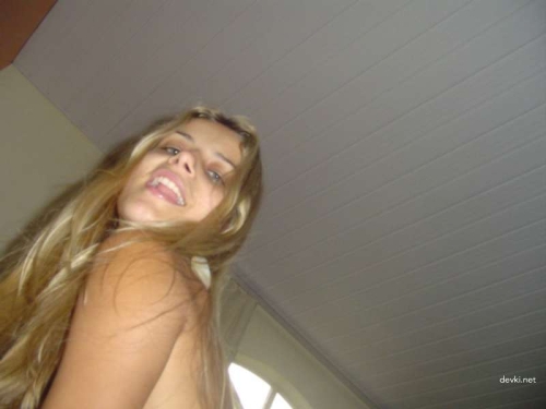 Curvy Amateur Bombshell in Hardcore Sex Pics - Massive Booty Exposed!