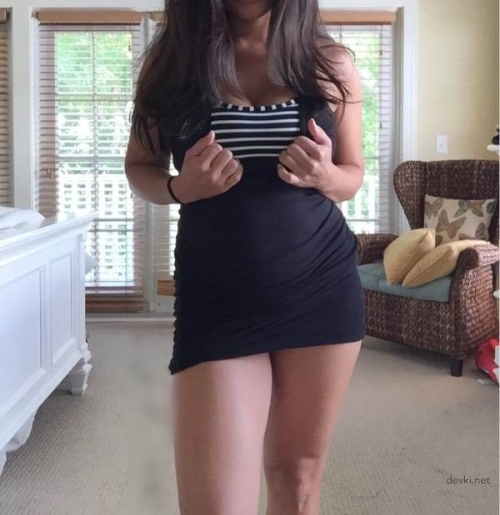 Sultry Amateur Babe: Explicit Photo of Seductive Curves