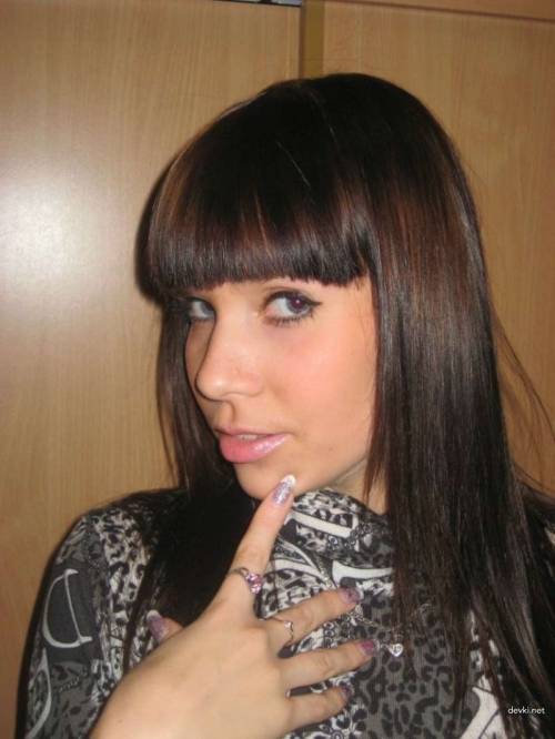 Explicit Close-Up: Hot Amateur Pussy Displayed Up-Close for Your Pleasure