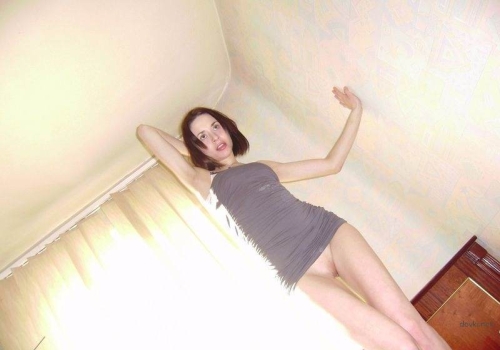 XXX Skinny Brunette's Explicit Homemade Photos - Adults Only