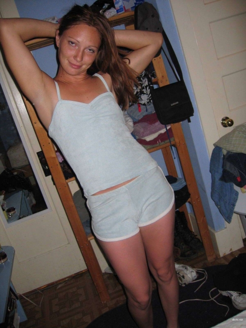 Spread Legs Amateur Photo: Raw Intimacy Display with Explicit Boldness