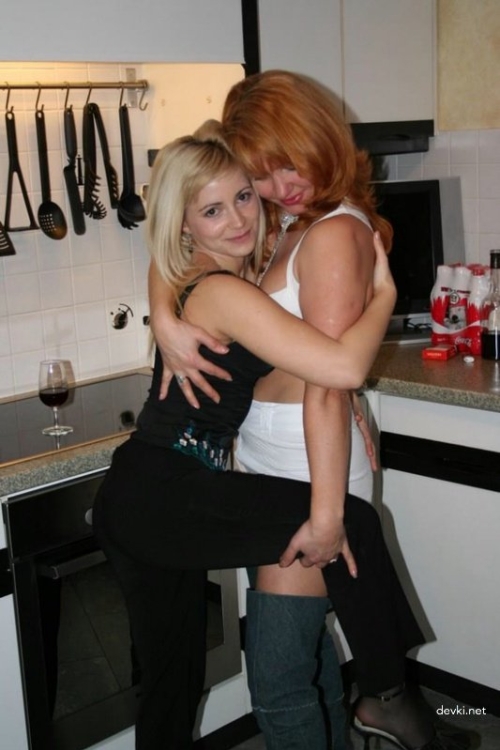 Double Blowjob by Two Horny Sluts - Amateur Porn Pic