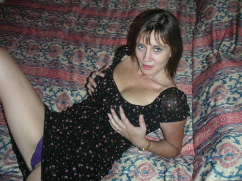 Amateur Girl's Explicit Bedroom Strip Tease: Hot Undressing Scene