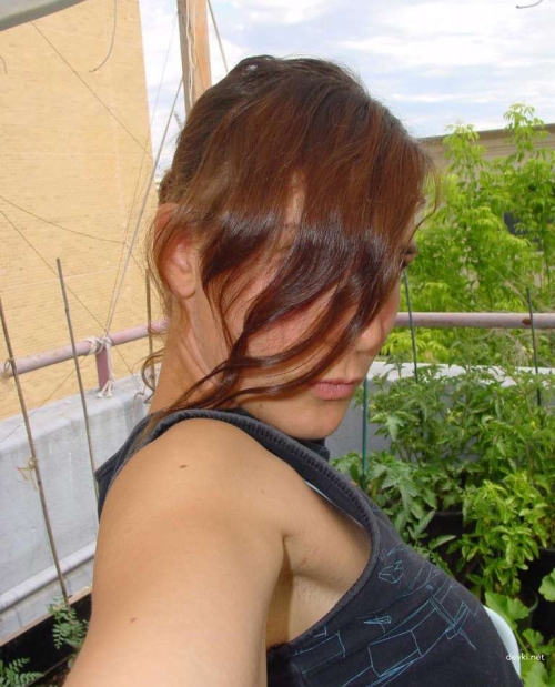Explicit Young Girl's Erotic Photos: Unfiltered Seduction & Amateur Nudity