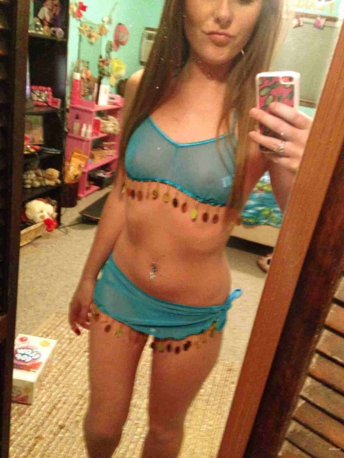 XXX Bootylicious Amateur Ass Pic: Private Explicit Photo of Hot Girl