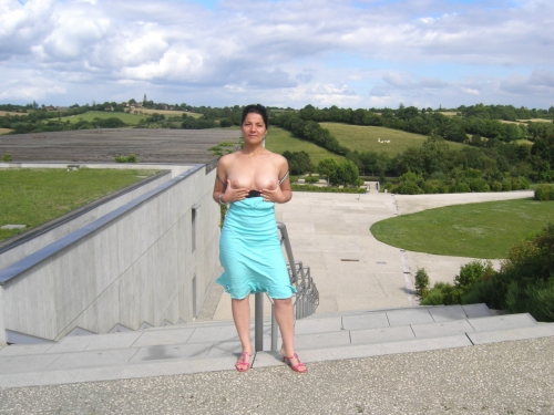 Amateur Exhibitionist Public Voyeurism: Explicit Photos of Public Displays