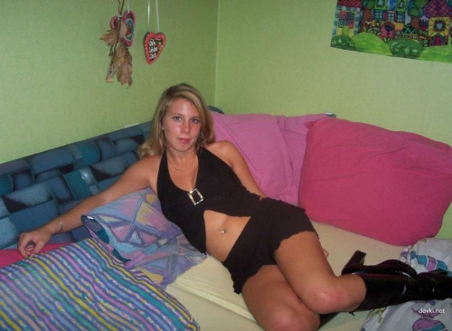 Hot Blonde Amateur Nude Pics: Explicit Intimate Collection
