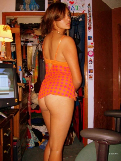 Steamy Latina Amateur Erotica: Explicit Hot Photos of Seductive Latina Babe