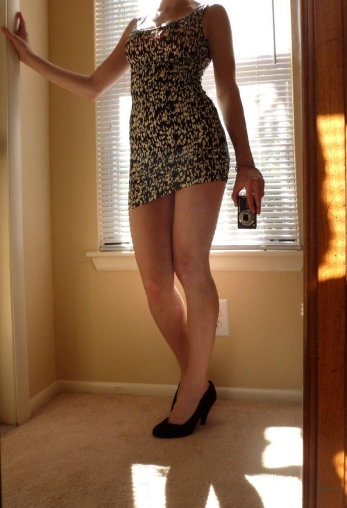 Raw Amateur Nude Selfie: Explicit Naked Photoshoot for Adults