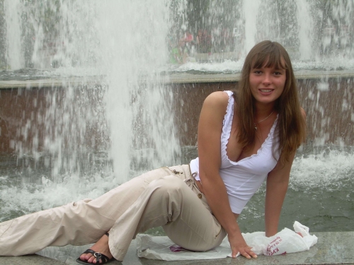 Naughty Amateur Bares All in Explicit Photoshoot