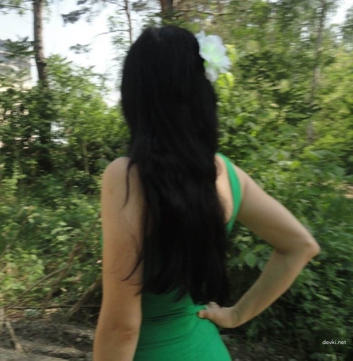 Hot Amateur Babe Strips Pants Outdoors - Explicit Park Strip Tease Photo