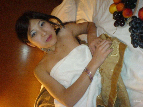 Uncensored Nude Amateur Kazakhstan Girl Exposed - Explicit Young Woman from Kazakhstan