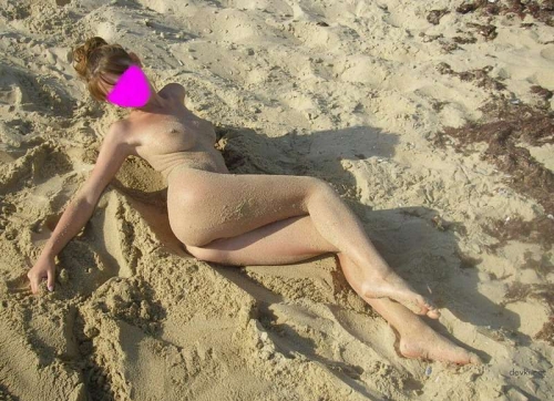 Amateur Wife's Explicit Pussy Display - Bold and Uncensored Photo