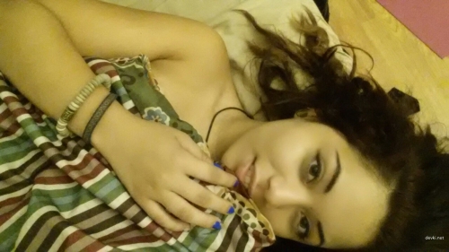 Amateur Girlfriend Exposed: Uncensored Homemade Nude Pic