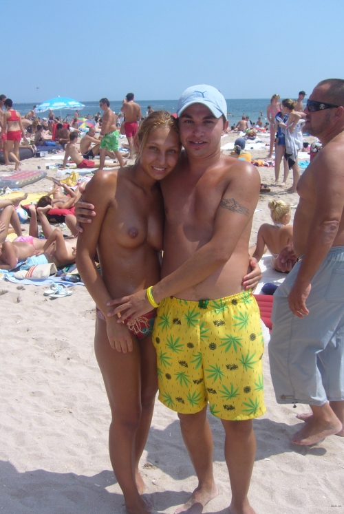 Raw Beach Babes: Uncensored Amateur Nude Girls Exposed