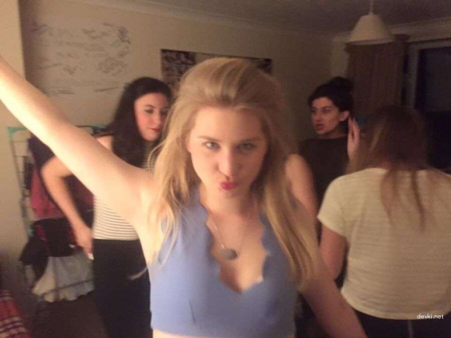 XXX Busty Amateur Girl Private Photo: Explicit and Bold!