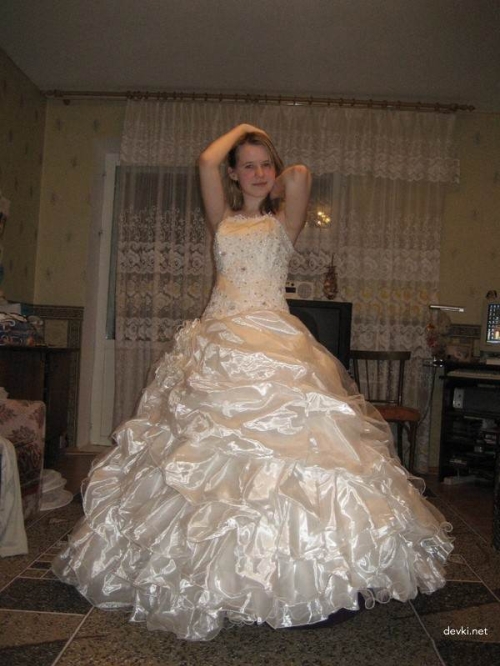 Newlywed Wife's Naughty Private Photo: Explicit and Bold!
