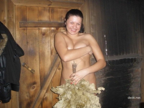 Steamy Sauna Amateur: Young Girl XXX Photo for Explicit Pleasure
