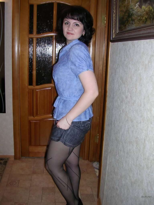 Naughty Mature Aunt Bares All - Uncensored Amateur Pussy Display