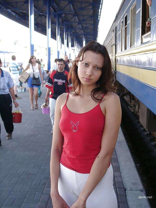 Explicit Nude Beach Amateur: Young Girl Relaxing Fully Naked - Hot and Uncensored Photo
