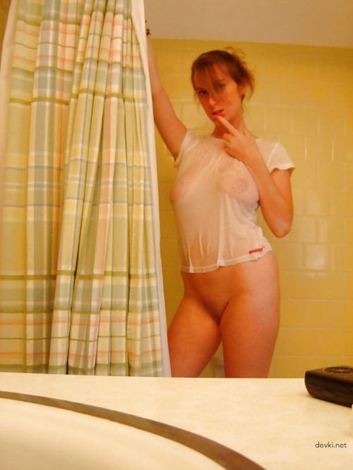 Amateur Babe Flaunts Huge Tits in Explicit XXX Photoshoot