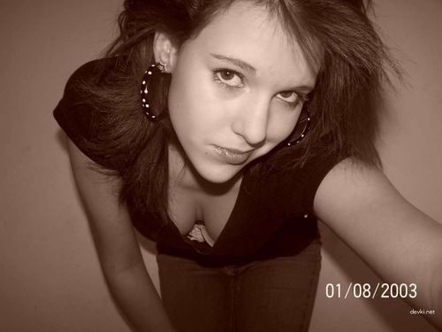 Explicit Amateur Selfie Lover Bares All in Hot Photoshoot
