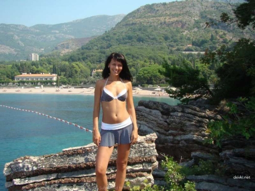 Sizzling Vacation Vixen: Raw Amateur Porn Pic - Explicit XXX Fun