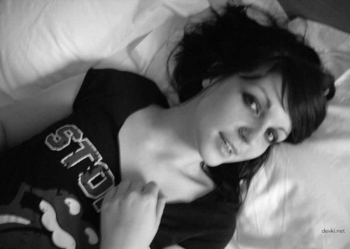 Uncensored Black & White Amateur Erotica: Explicit Sexy Girls Photos
