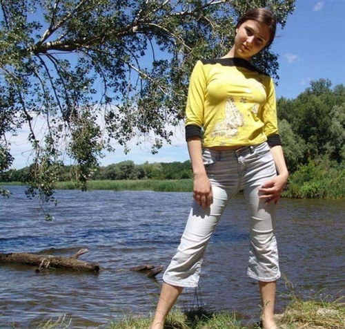 XXX Amateur Nude River Poses: Explicit Outdoor Photo Shoot