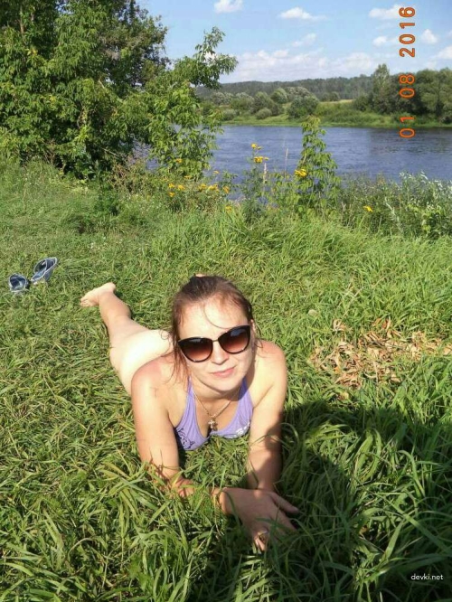 Explicit Close-Up Pussy Pics: Amateur Photography for Your Pleasure