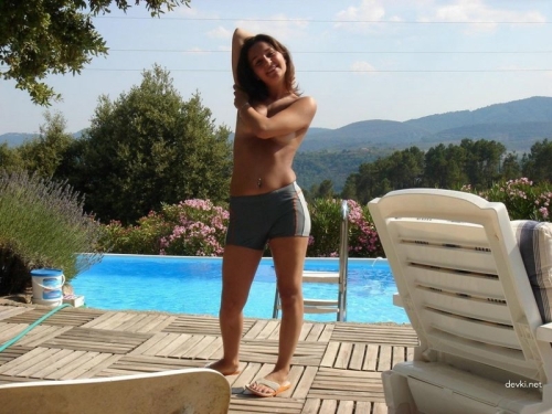 Sun-Kissed Brunette Deepthroats Cock: Amateur Blowjob Porn