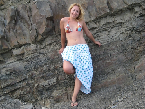 Hot Babes Sunbathing: Uncensored Amateur Pics of Sexy Women on Vacation