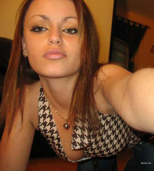 XXX Amateur Nude Photoshoot: Explicit Home Erotica with Naked Girl - Uncensored Sensual Content