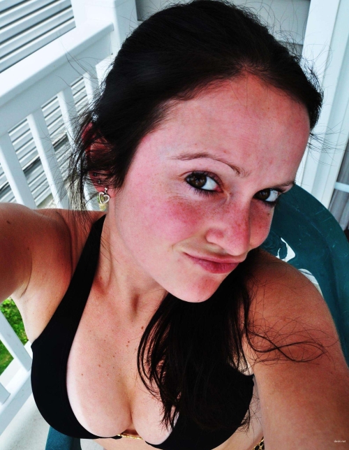 Steamy Amateur Erotica: Seductive Young Woman in Explicit Sensual Photos