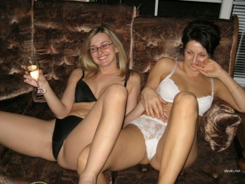Steamy Business Trip: Amateur Babes' Erotic Encounter